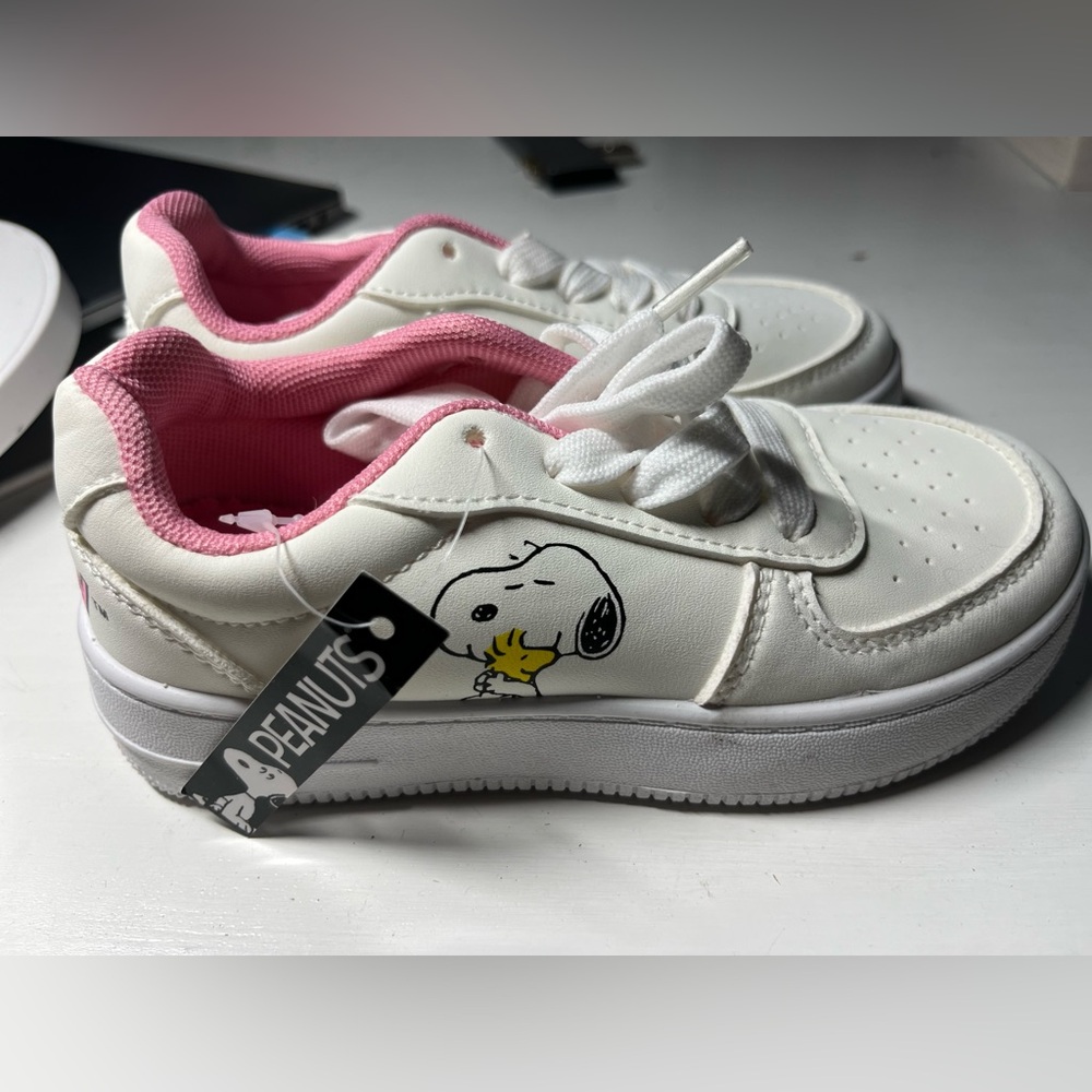 New Peanuts Snoopy White and Pink Sneakers